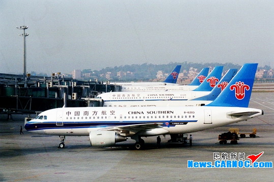 南航反击高铁：武广空中快线客座率超过80％