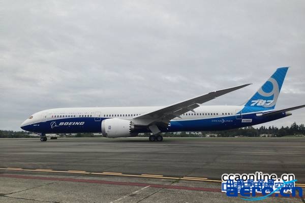 First_flight_of_Boeing_787-9