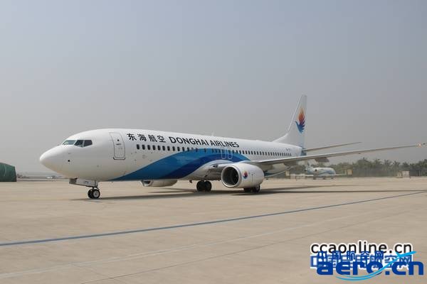 737-800_02
