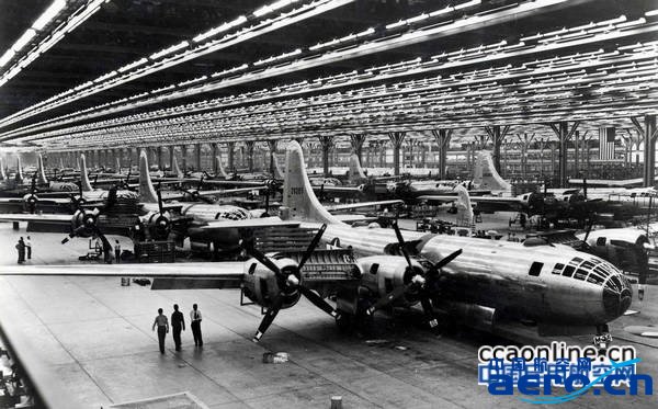 Boeing-Whichata_B-29_Assembly_Line_-_1944-usafhra-copy-1