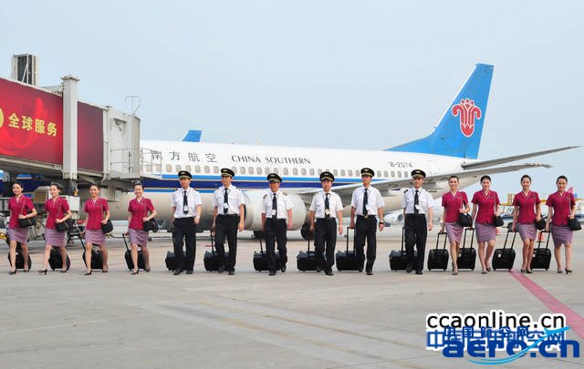 ϺB737-300