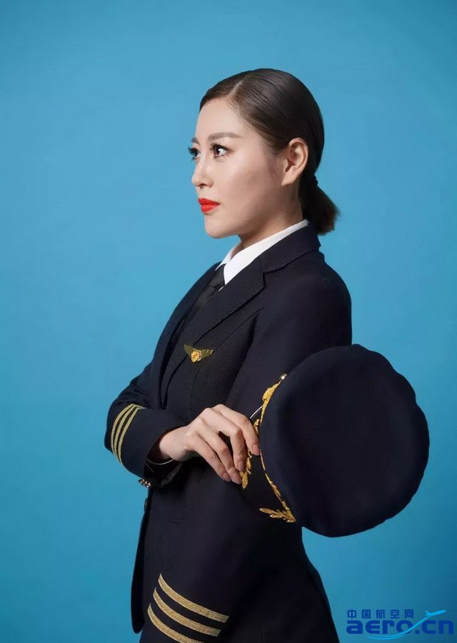 在中国民航飞行学院学习两年半,飞行初教