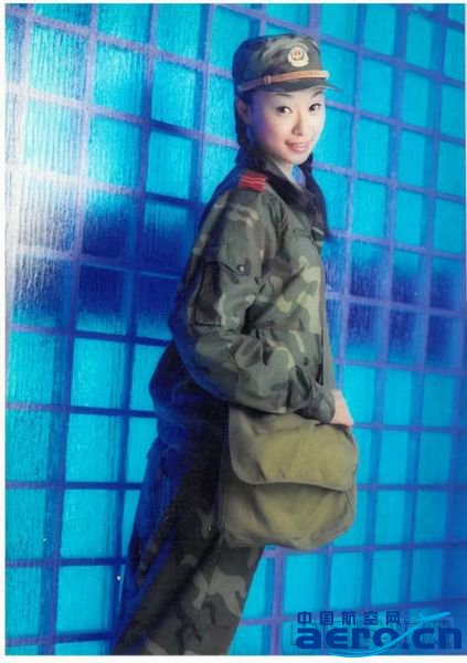 图一袁方军装照.jpg